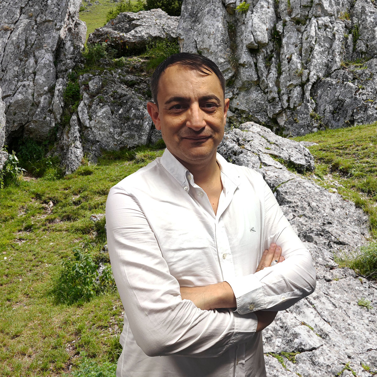 Ahmet Sahin 1200×1200